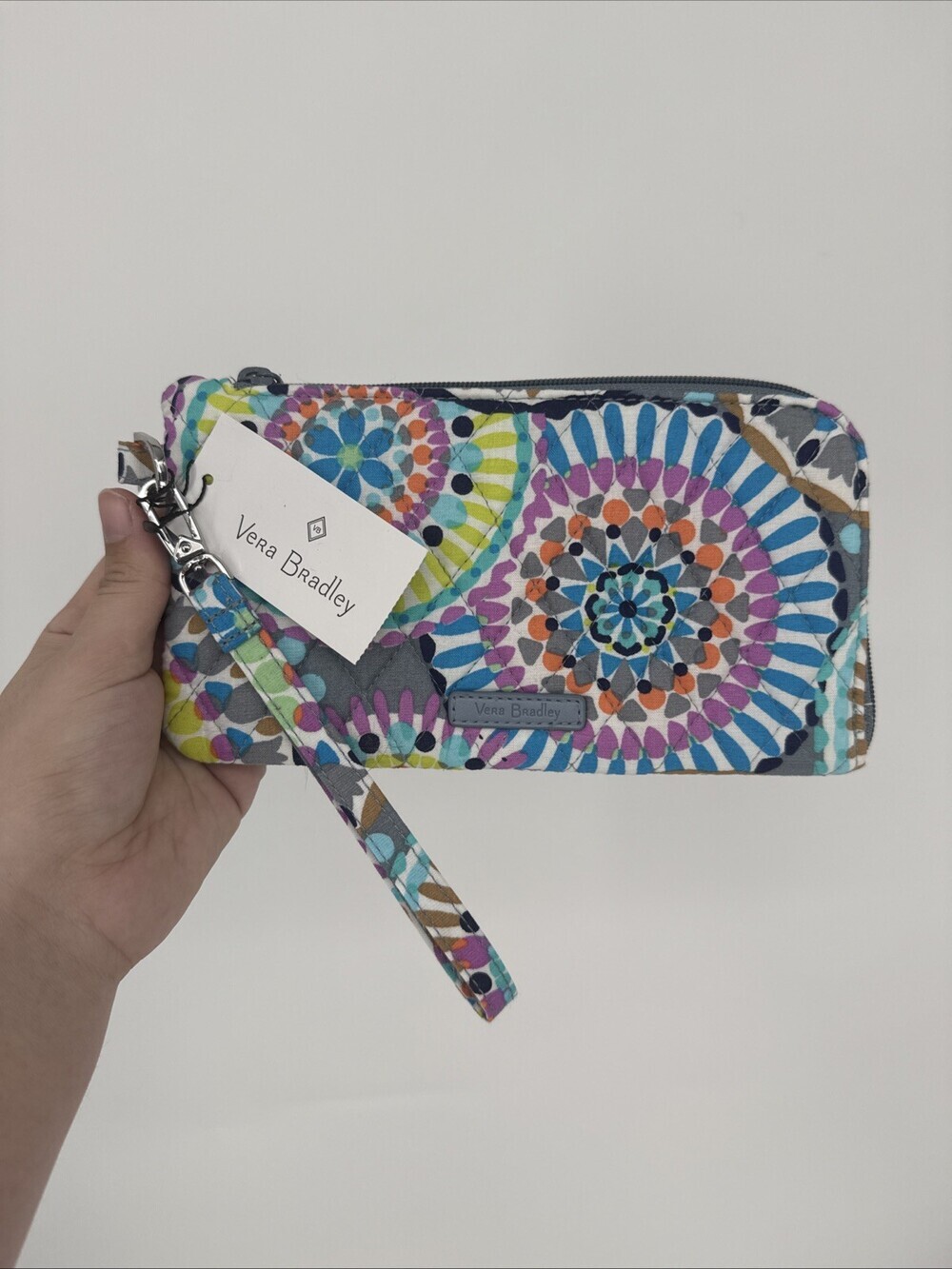 NWT Vera Bradley RFID Tech Wristlet - Sunny Medallion Print
